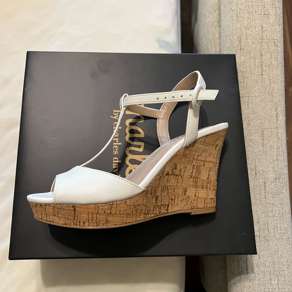 Charles David Womens Latin White Ankle Strap Wedge Size 5 Medium - Picture 3 of 3